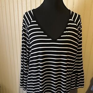 Calvin Klein Long Sleeve Ruffle Sleeves V-neck Front Size Large